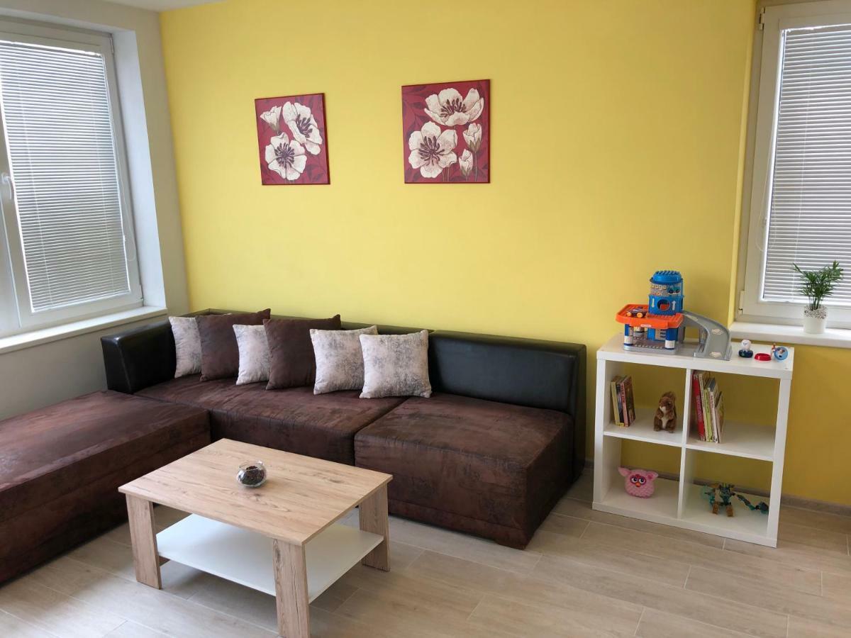 Apartmany Leto Frydek-Mistek Bagian luar foto